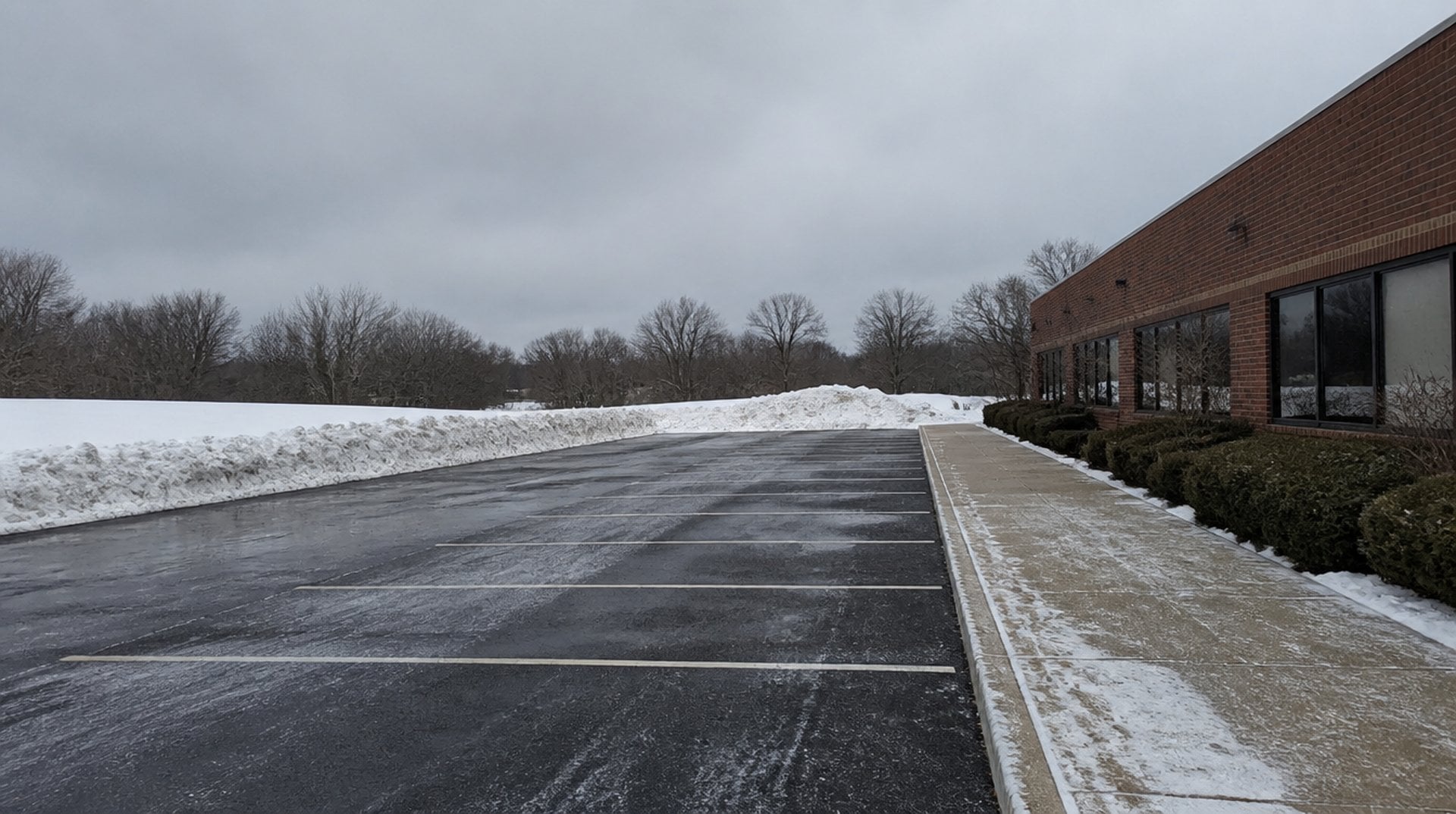 Snow and ice management in Mystic CT